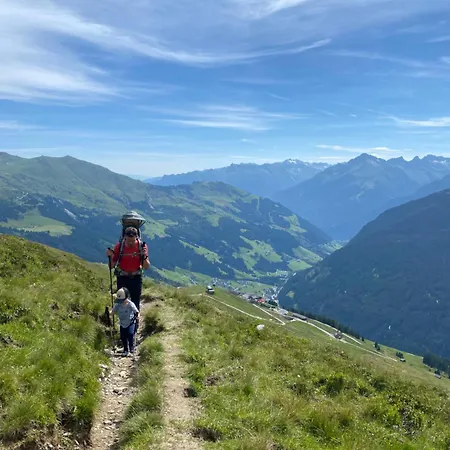 豪斯克伊德公寓 公寓 *